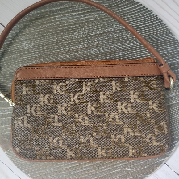 Karl Lagerfeld Paris Wristlet - Picture 4 of 4